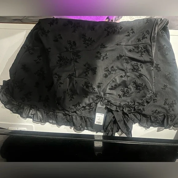 $10 SALE ‼️ Fashion Nova black floral mini dress - Picture 2 of 4